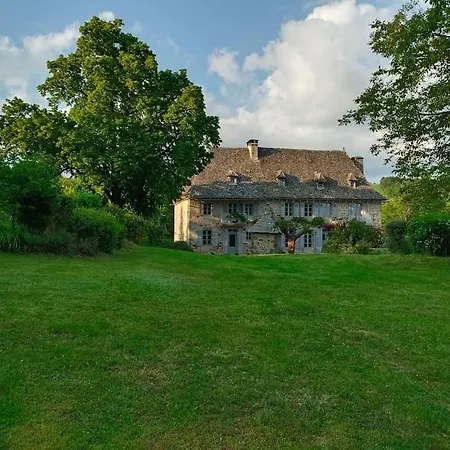 Le Manoir Lacalmontie * Vitrac (Cantal)